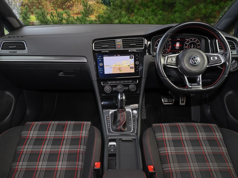 Used Volkswagen Golf 2020 for sale - 76431526: Photo 2