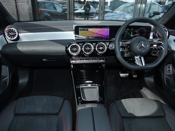 Used Mercedes-Benz CLA 2024 for sale - 74147215: Photo 2