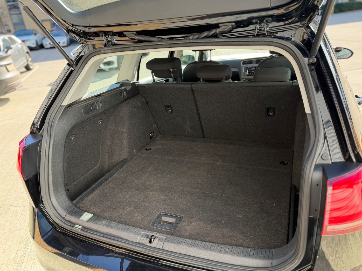 Used Volkswagen Golf 2014 for sale - 77721696: Photo 10