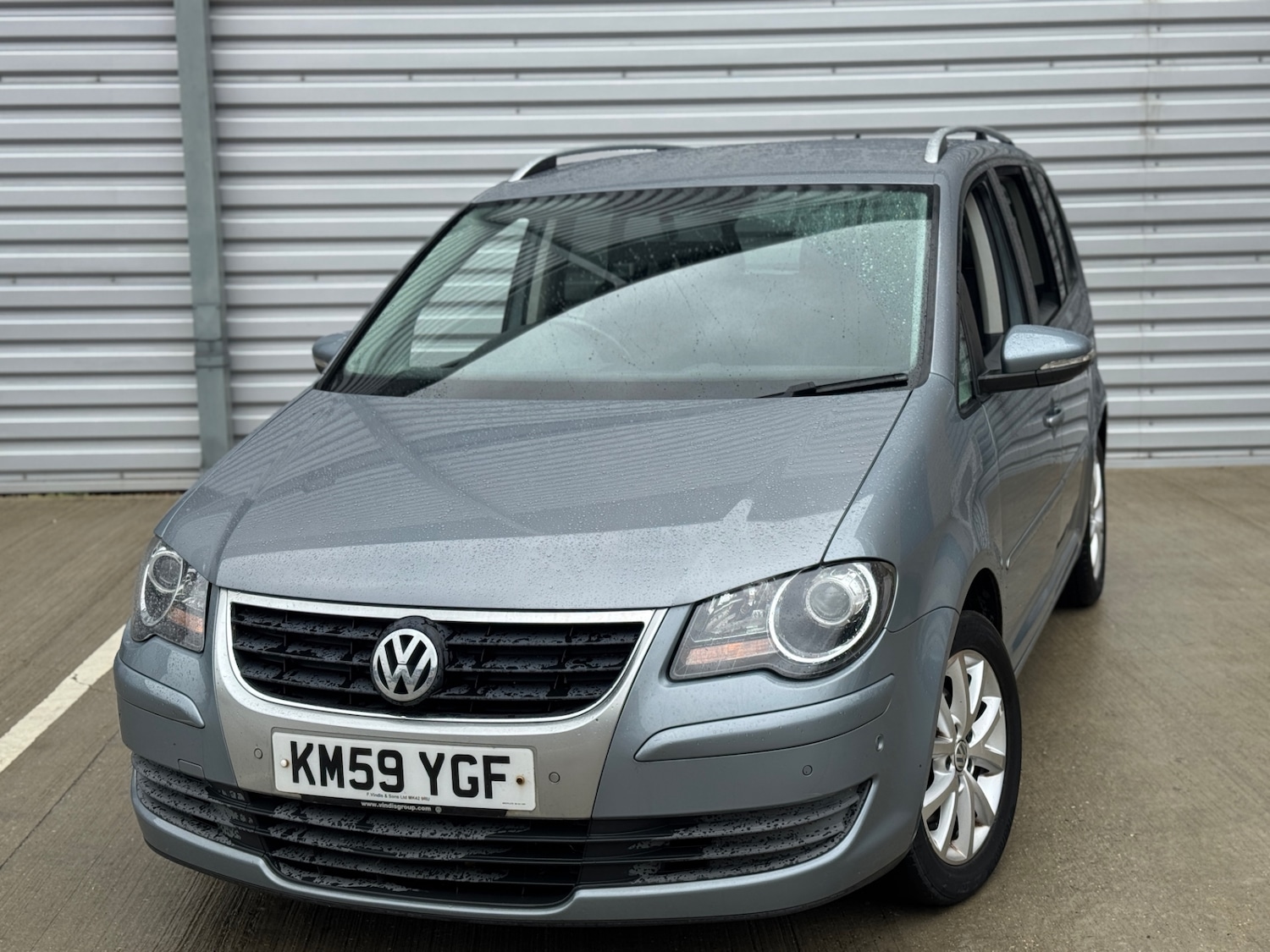 Used Volkswagen Touran 2009 for sale - 76165236: Photo 2