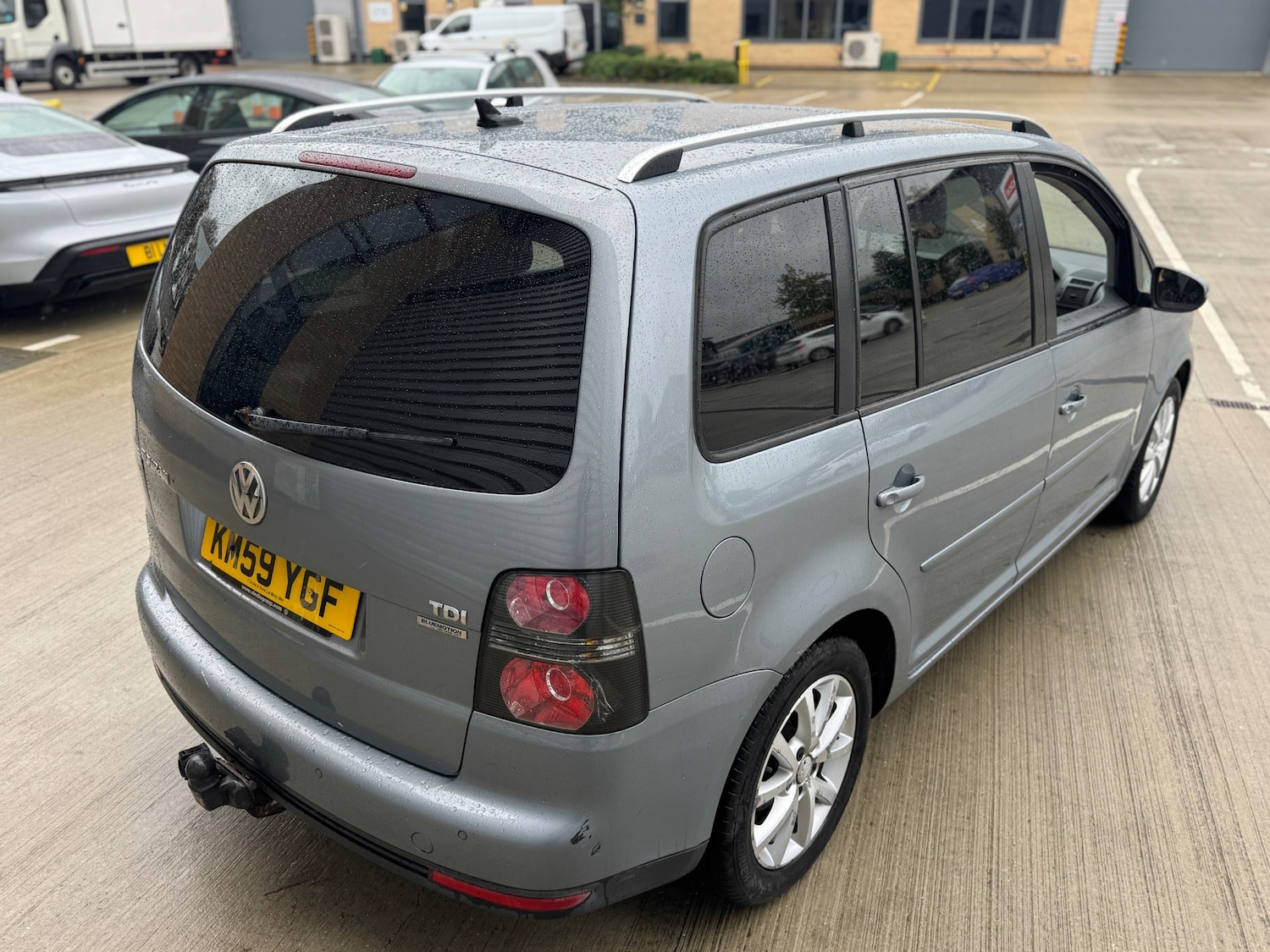 Used Volkswagen Touran 2009 for sale - 76165236: Photo 4