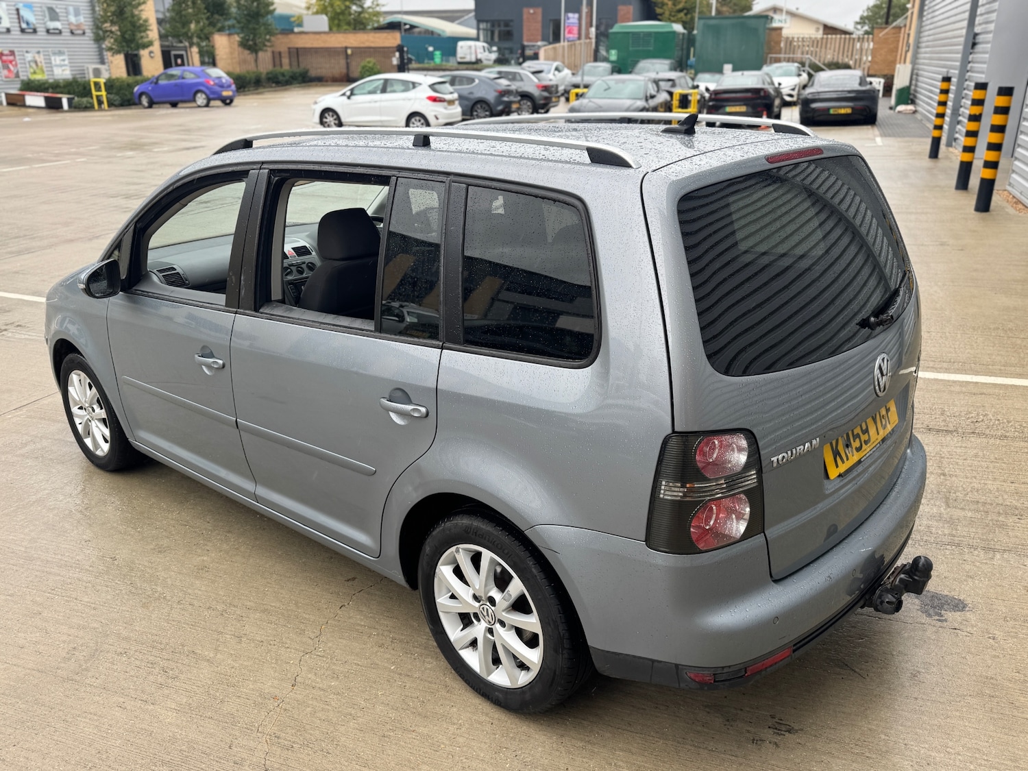 Used Volkswagen Touran 2009 for sale - 76165236: Photo 6