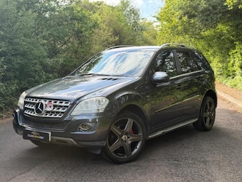 Used Mercedes-Benz M Class 2010 for sale - 79023132: Photo