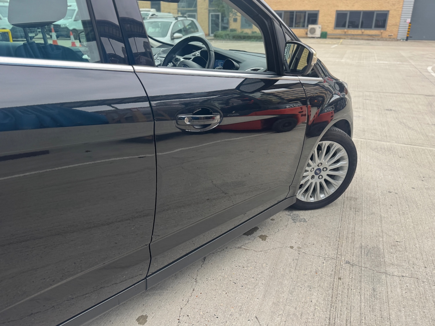 Used Ford C-Max 2014 for sale - 76589932: Photo 6