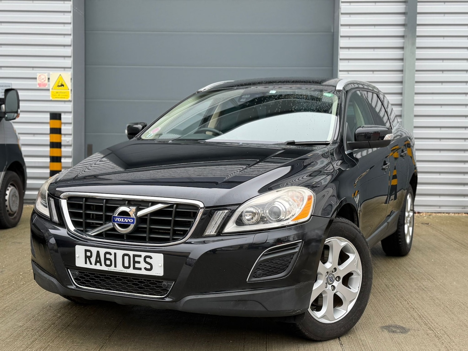 Used Volvo XC60 2023 for sale - 76885217: Photo 1