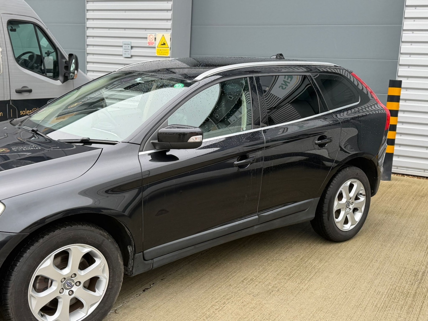 Used Volvo XC60 2023 for sale - 76885217: Photo 8