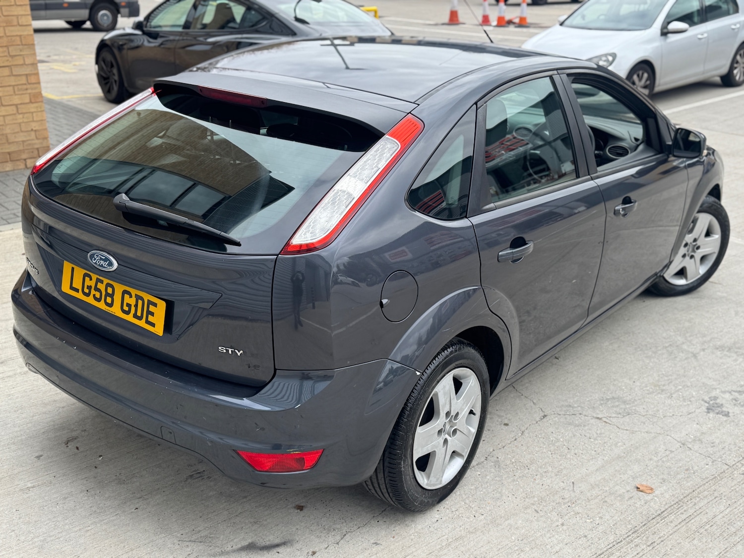 Used Ford Focus 2008 for sale - 76299666: Photo 4