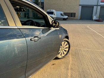 Used Vauxhall Astra 2011 for sale - 76120406: Photo 3
