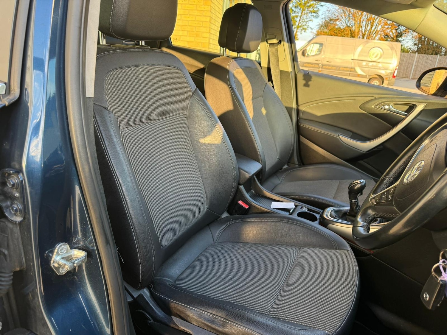 Used Vauxhall Astra 2011 for sale - 76120406: Photo 4
