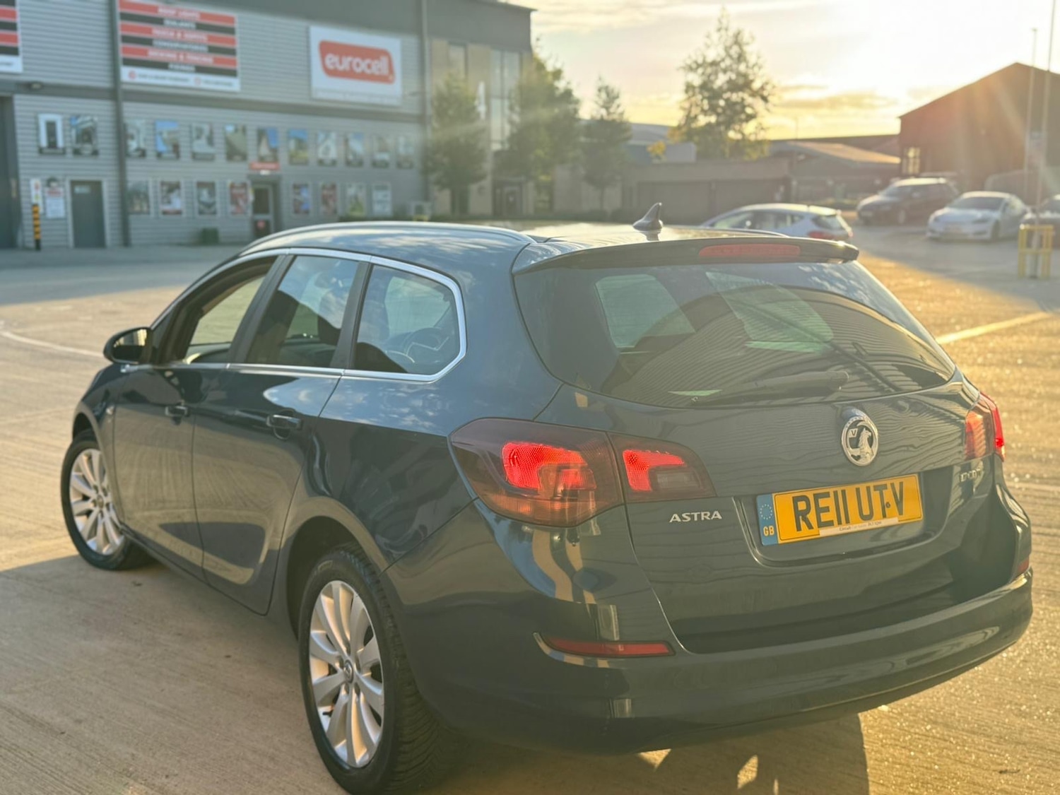 Used Vauxhall Astra 2011 for sale - 76120406: Photo 8