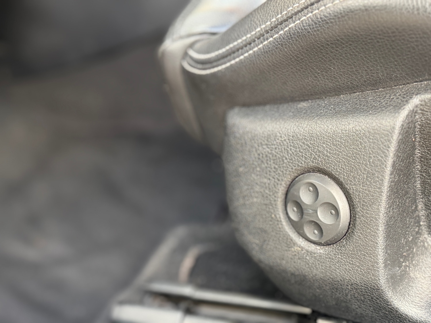 Used Volkswagen Scirocco 2013 for sale - 77228479: Photo 18