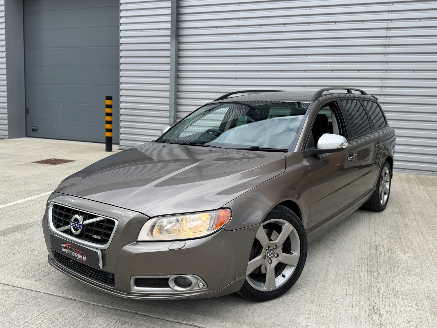 Used Volvo V70 2009 for sale - 76571383: Photo 1