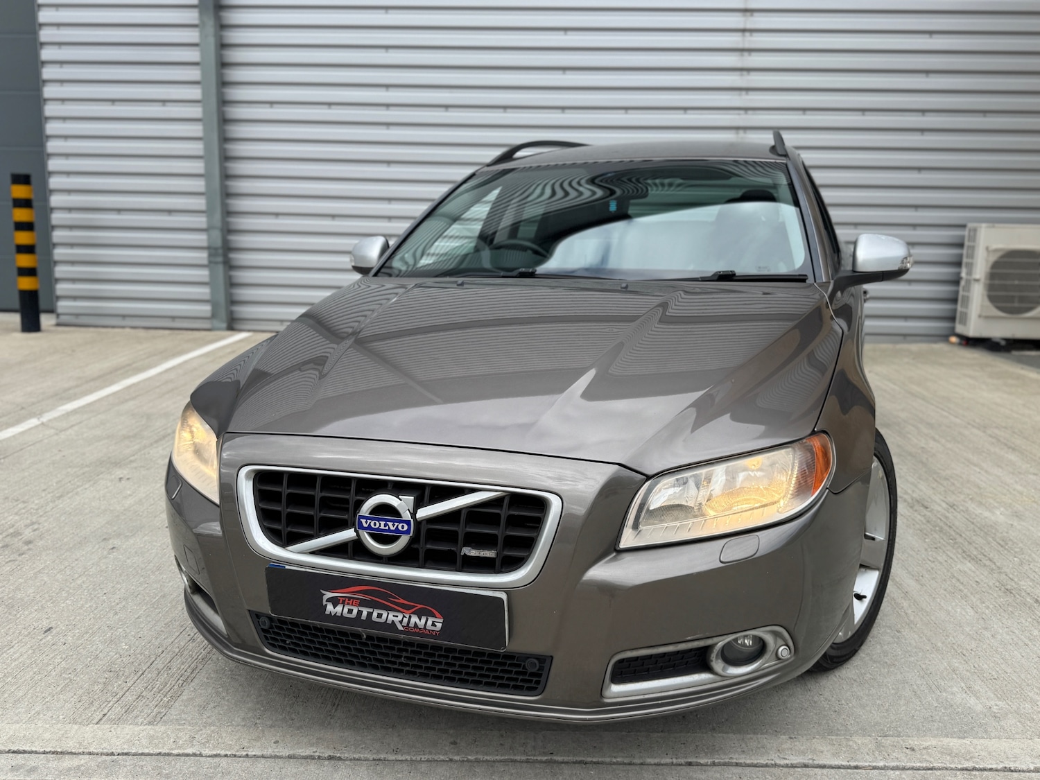 Used Volvo V70 2009 for sale - 76571383: Photo 2
