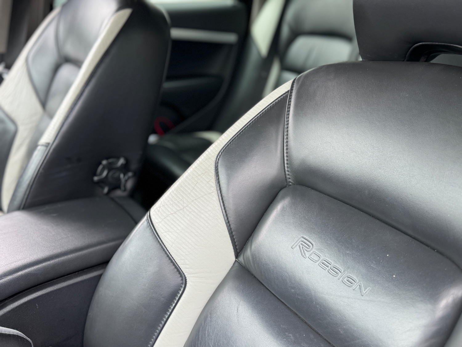 Used Volvo V70 2009 for sale - 76571383: Photo 8