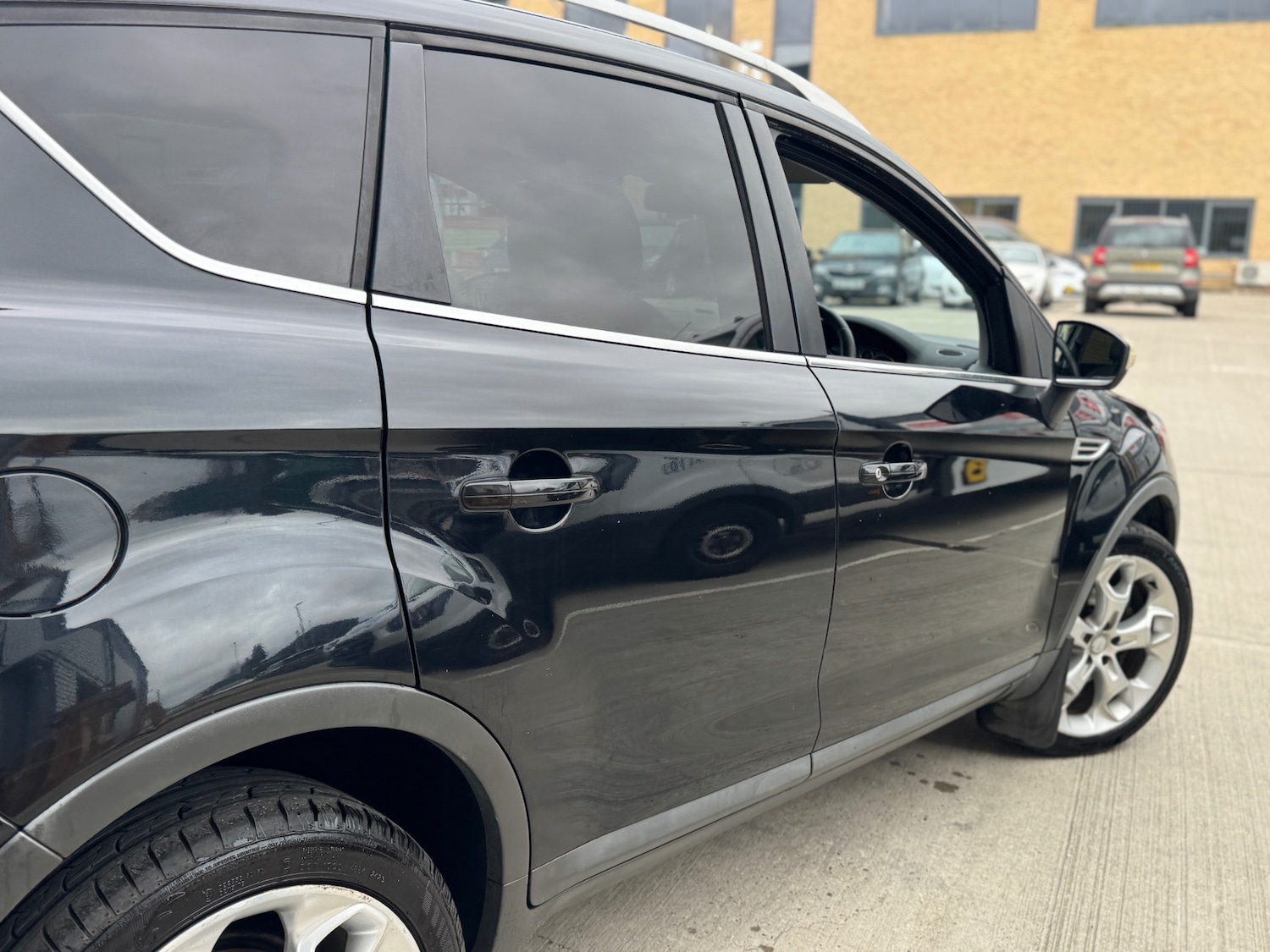 Used Ford Kuga 2010 for sale - 77721700: Photo 4