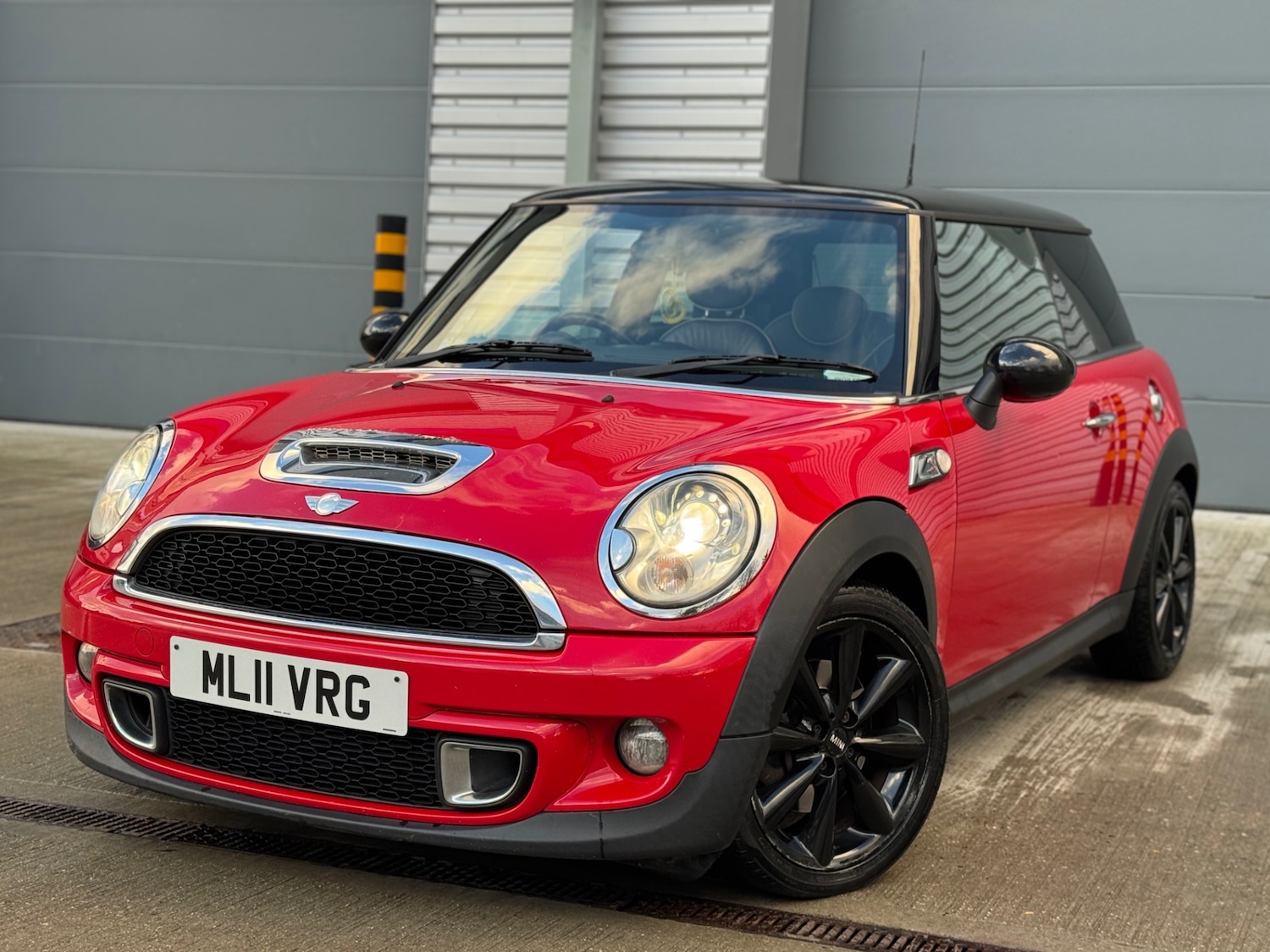Used MINI Hatch 2011 for sale - 76799635: Photo 2