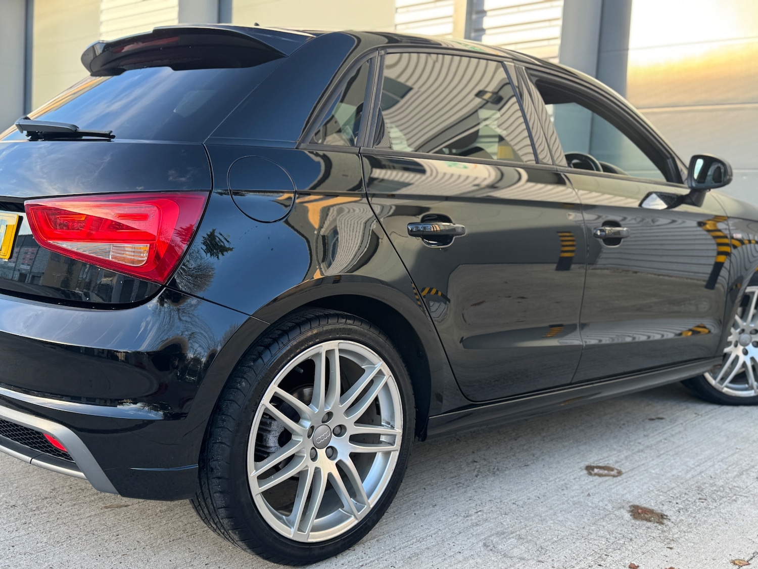 Used Audi A1 2012 for sale - 76980066: Photo 8