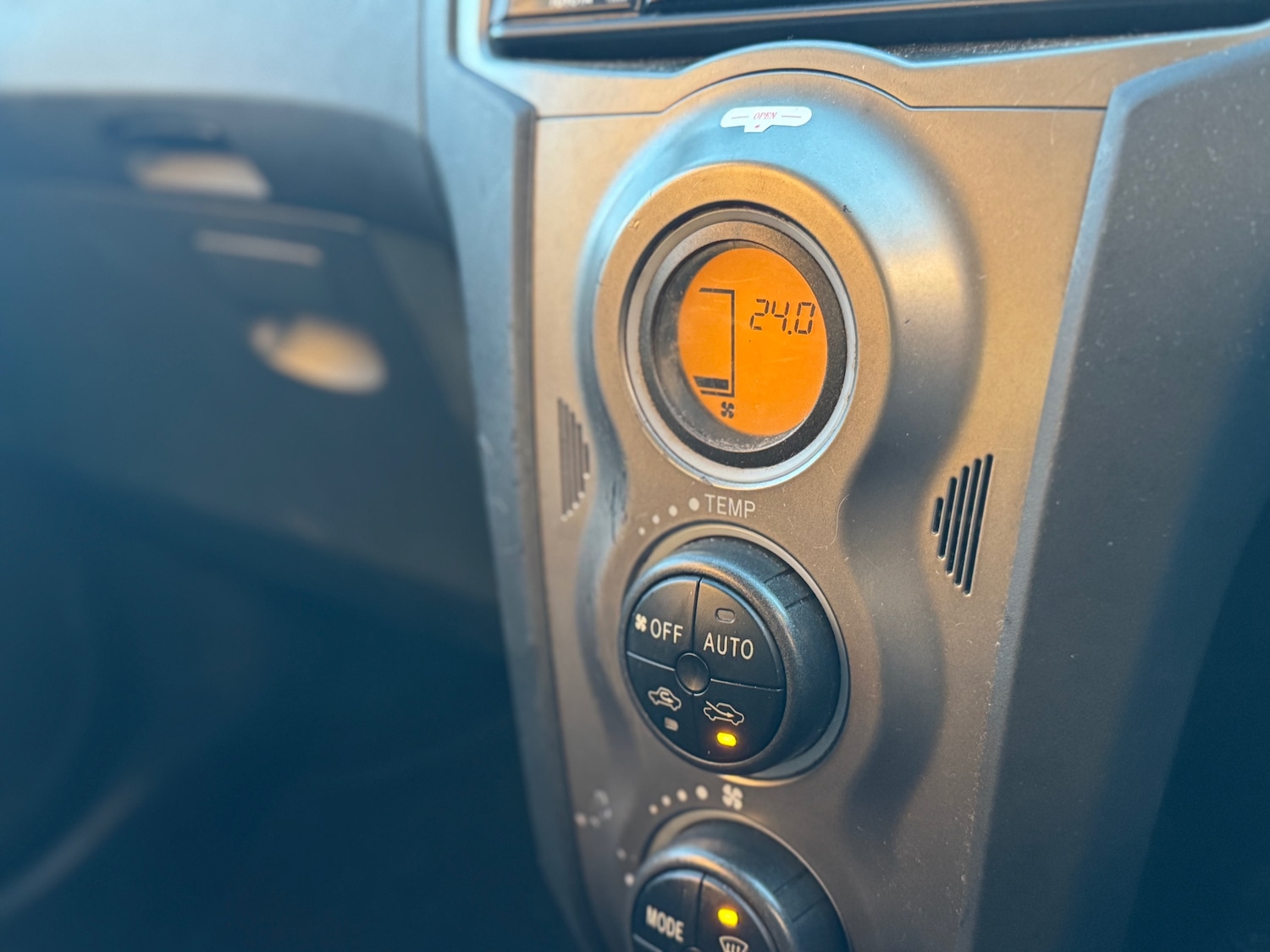 Used Toyota Yaris 2011 for sale - 77438221: Photo 14