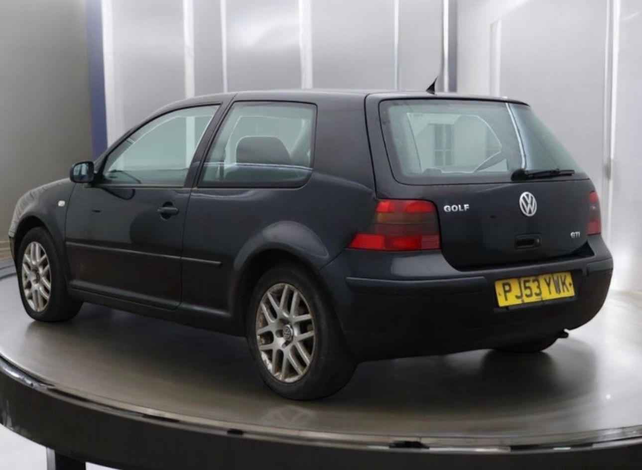 Used Volkswagen Golf 2003 for sale - 76982951: Photo 2