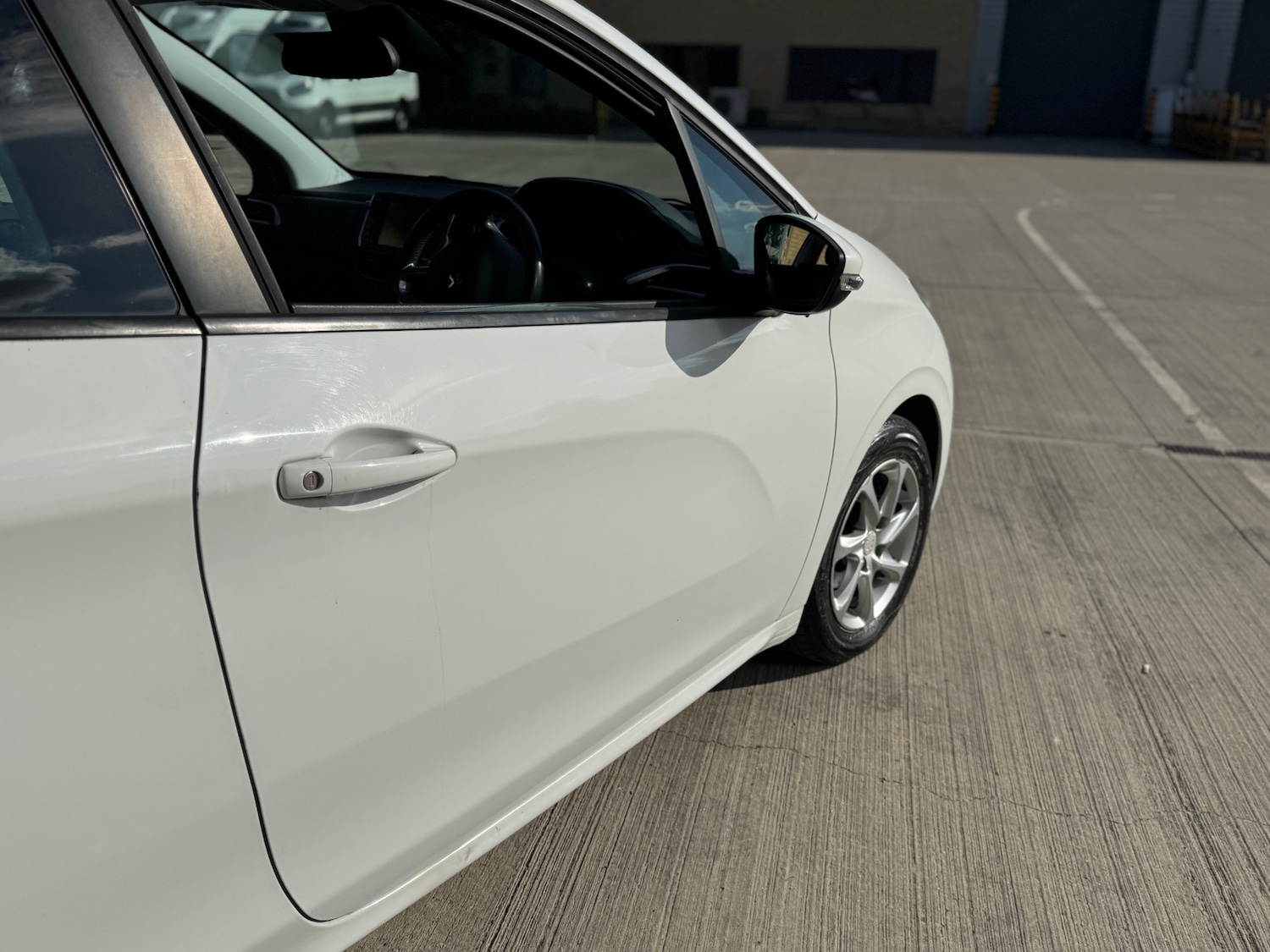 Used Peugeot 208 2015 for sale - 77055718: Photo 5