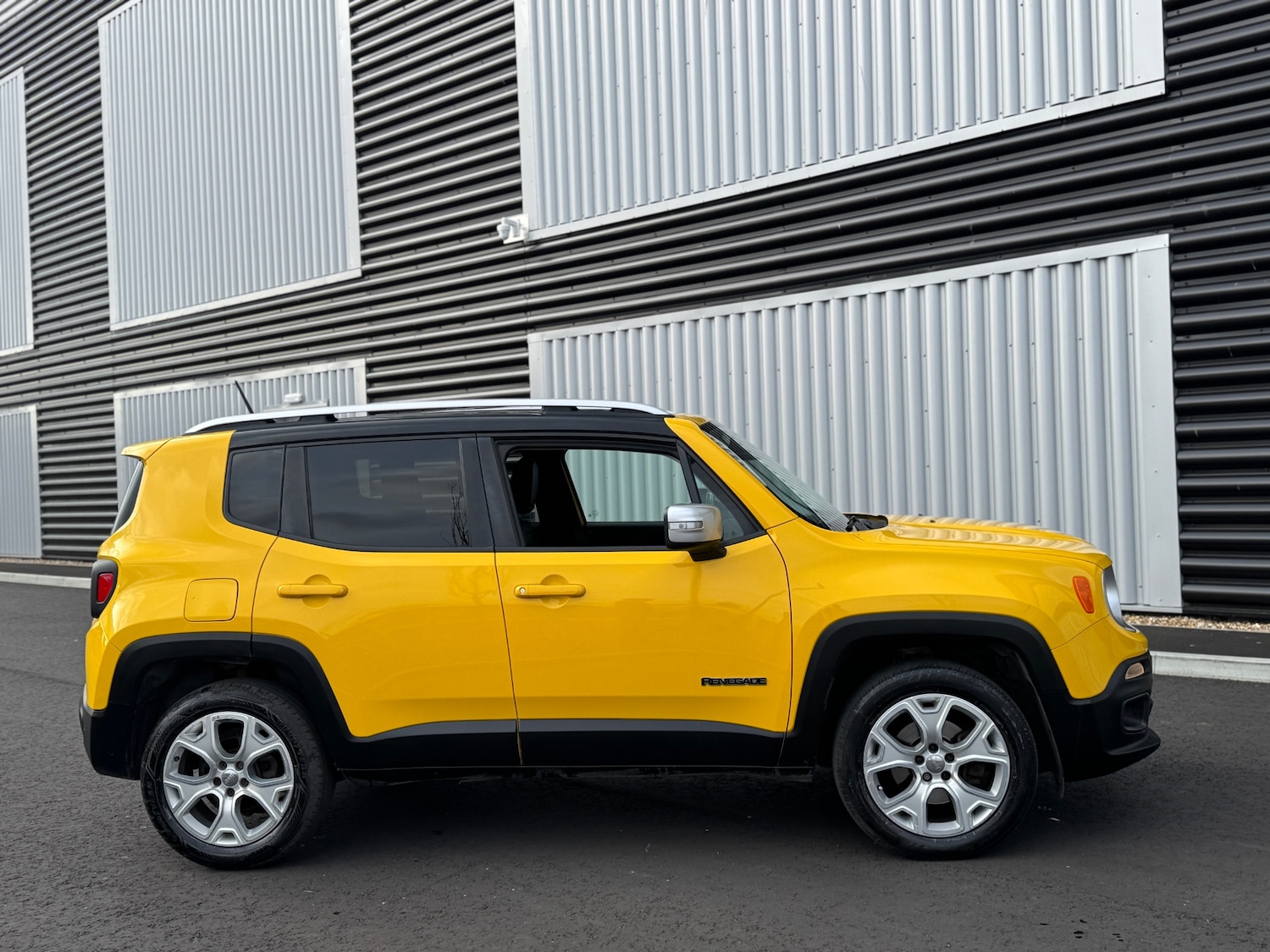 Used Jeep Renegade 2016 for sale - 77882035: Photo 12