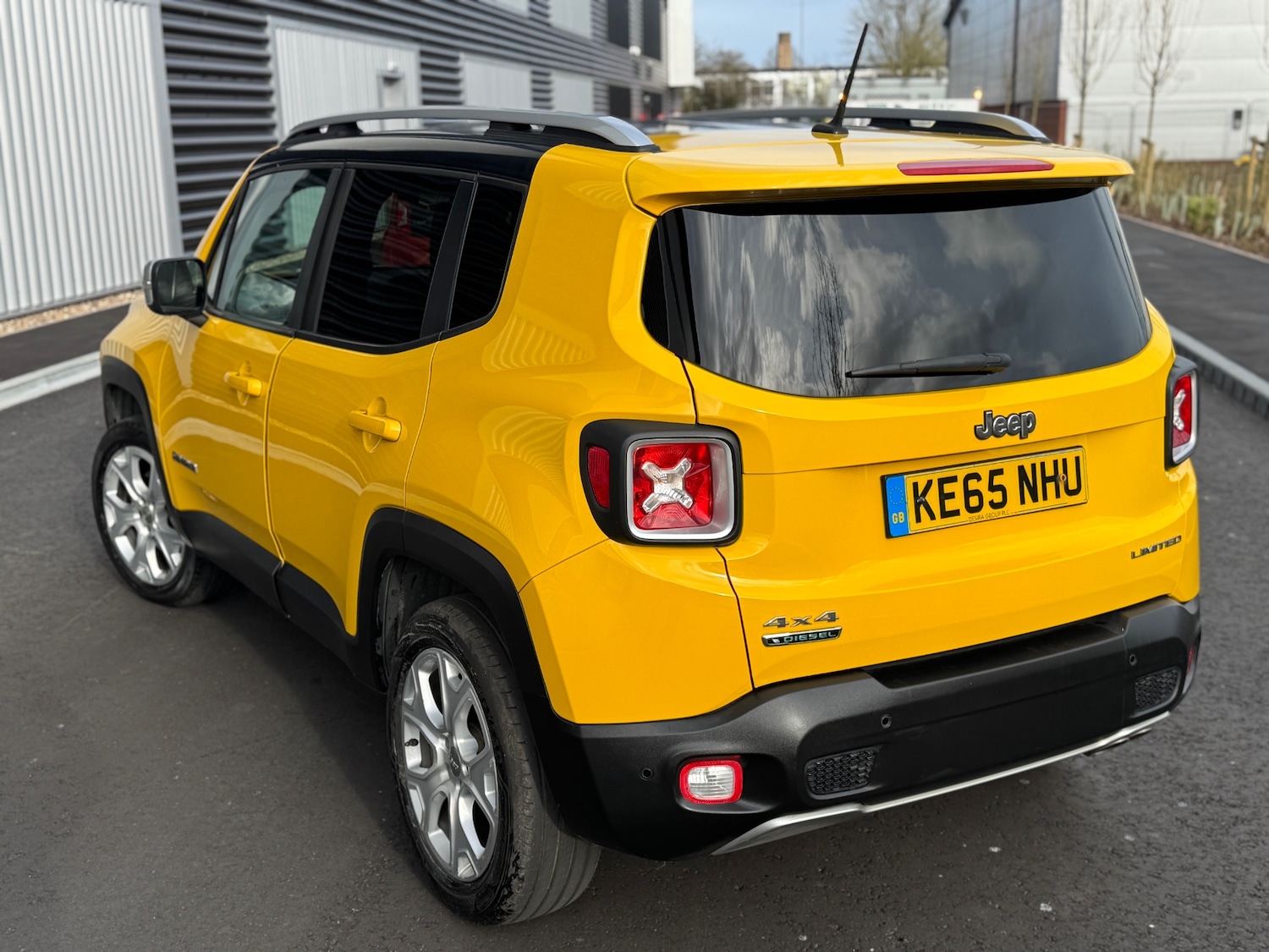 Used Jeep Renegade 2016 for sale - 77882035: Photo 4