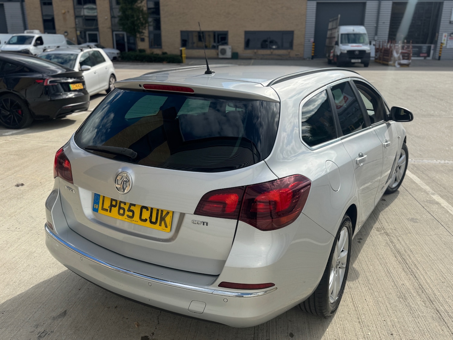 Used Vauxhall Astra 2016 for sale - 76040323: Photo 4