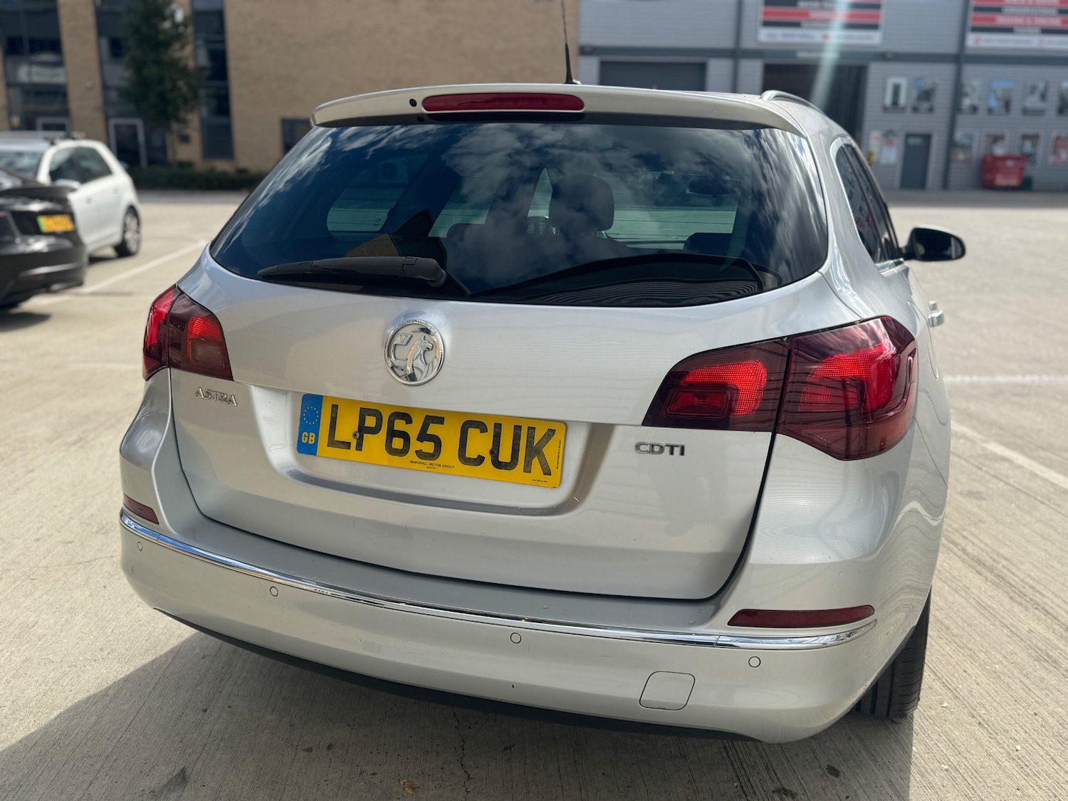Used Vauxhall Astra 2016 for sale - 76040323: Photo 5