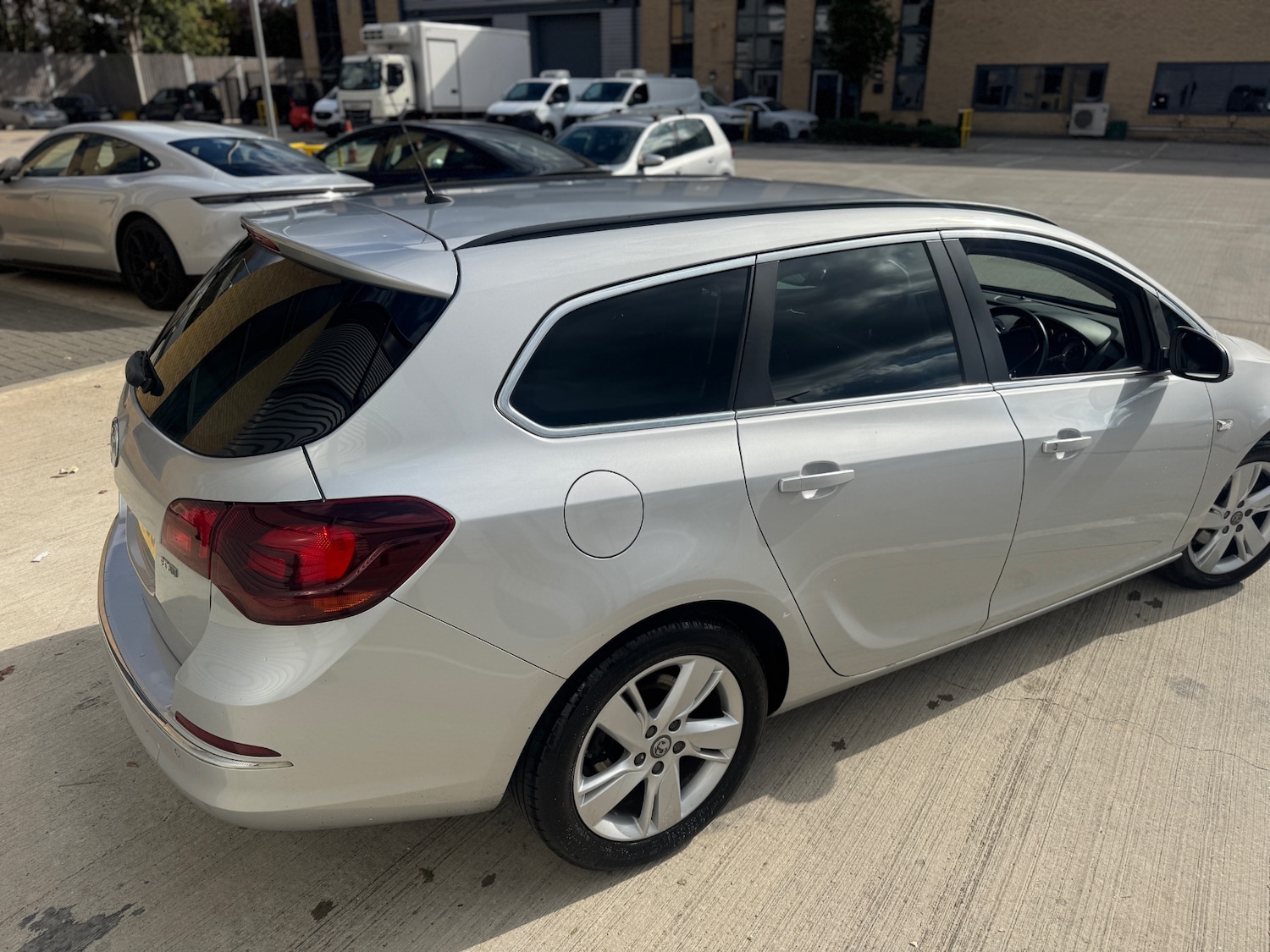 Used Vauxhall Astra 2016 for sale - 76040323: Photo 6