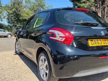 Used Peugeot 208 2013 for sale - 79187849: Photo