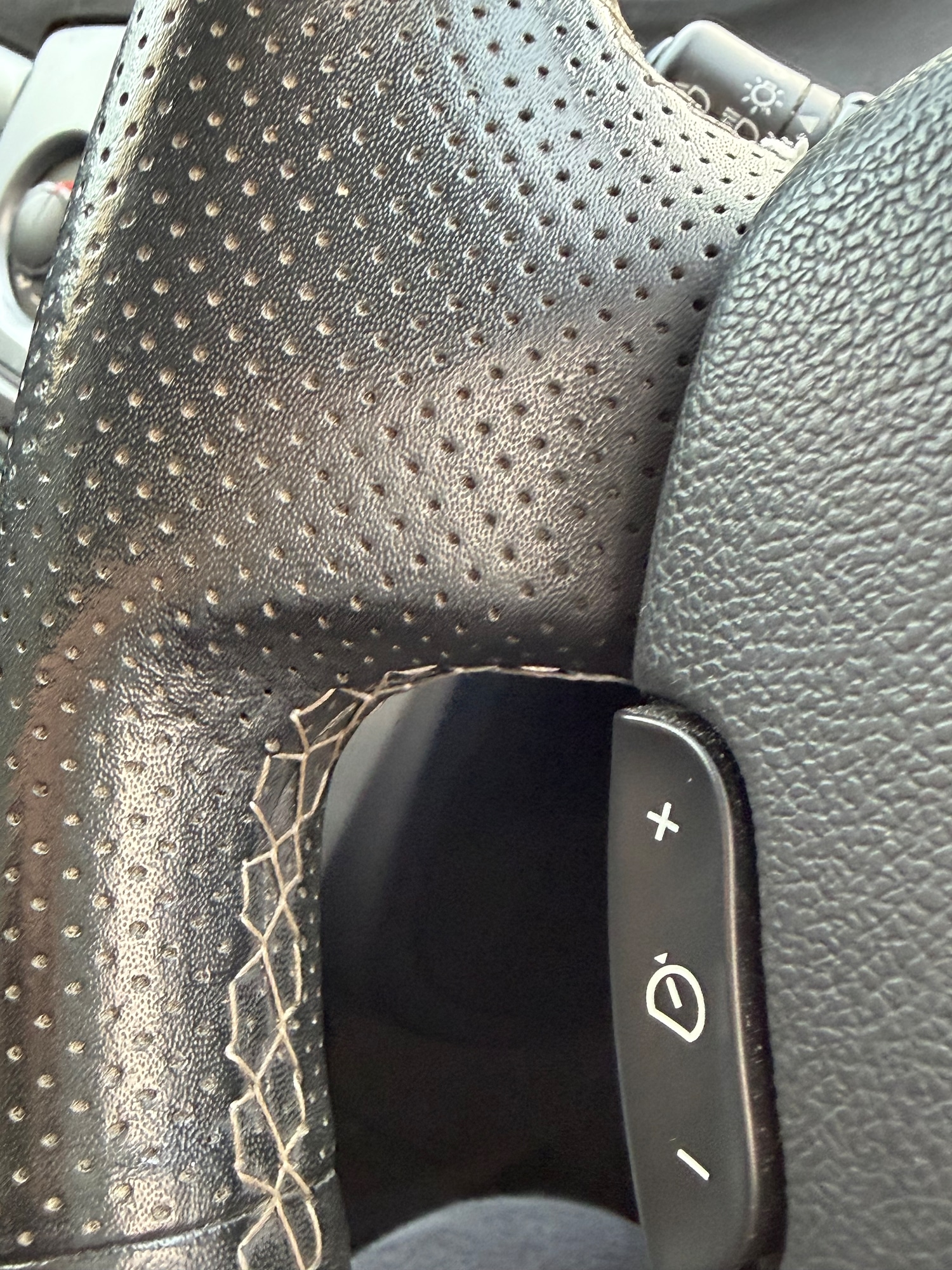 Used Renault Clio 2010 for sale - 77385464: Photo 9