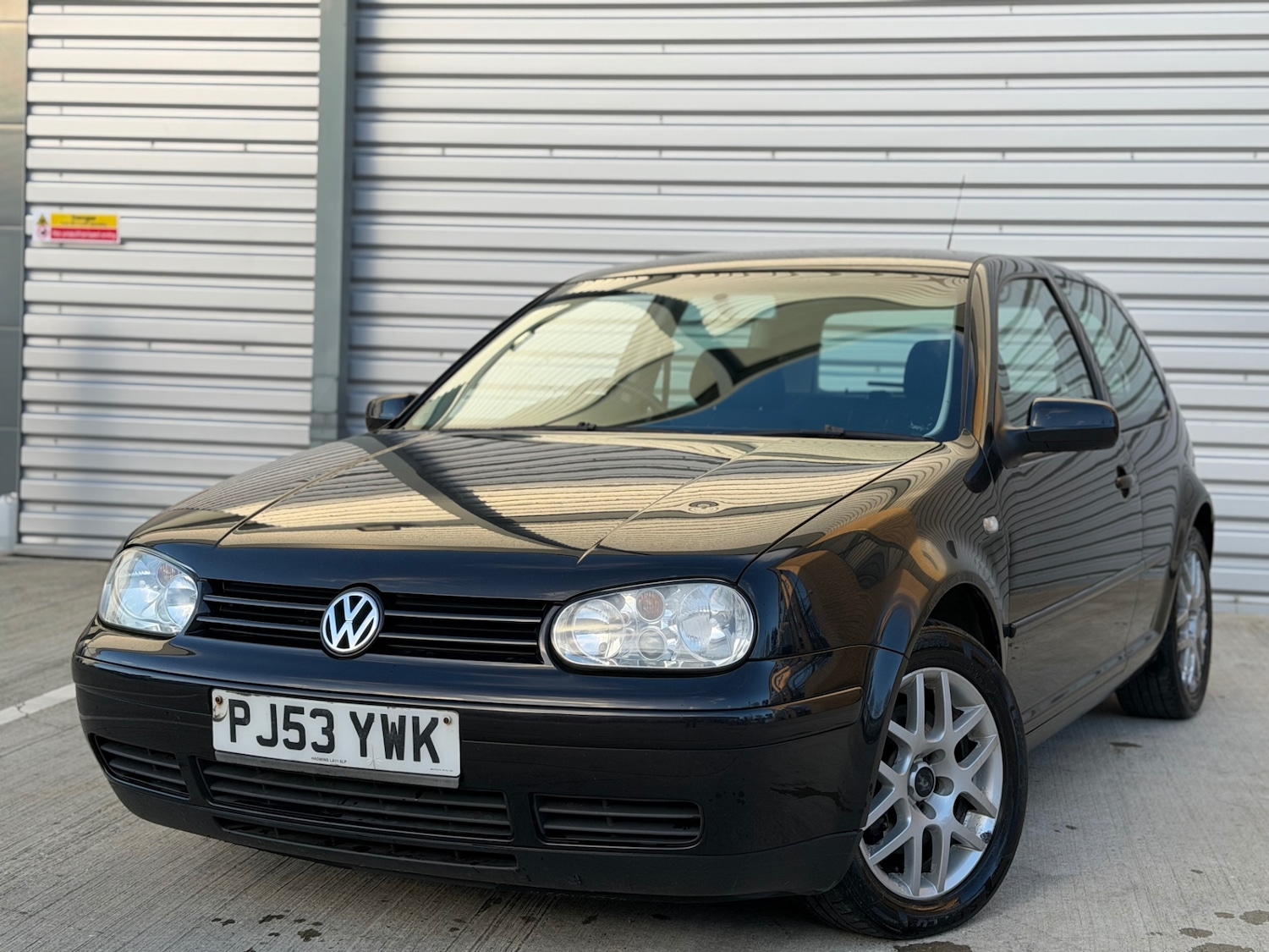 Used Volkswagen Golf 2003 for sale - 77036959: Photo 2