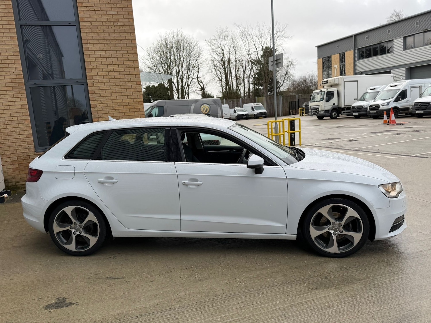 Used Audi A3 2013 for sale - 76885281: Photo 9