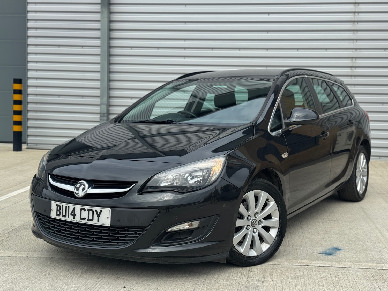 Used Vauxhall Astra 2014 for sale - 76020124: Photo 1