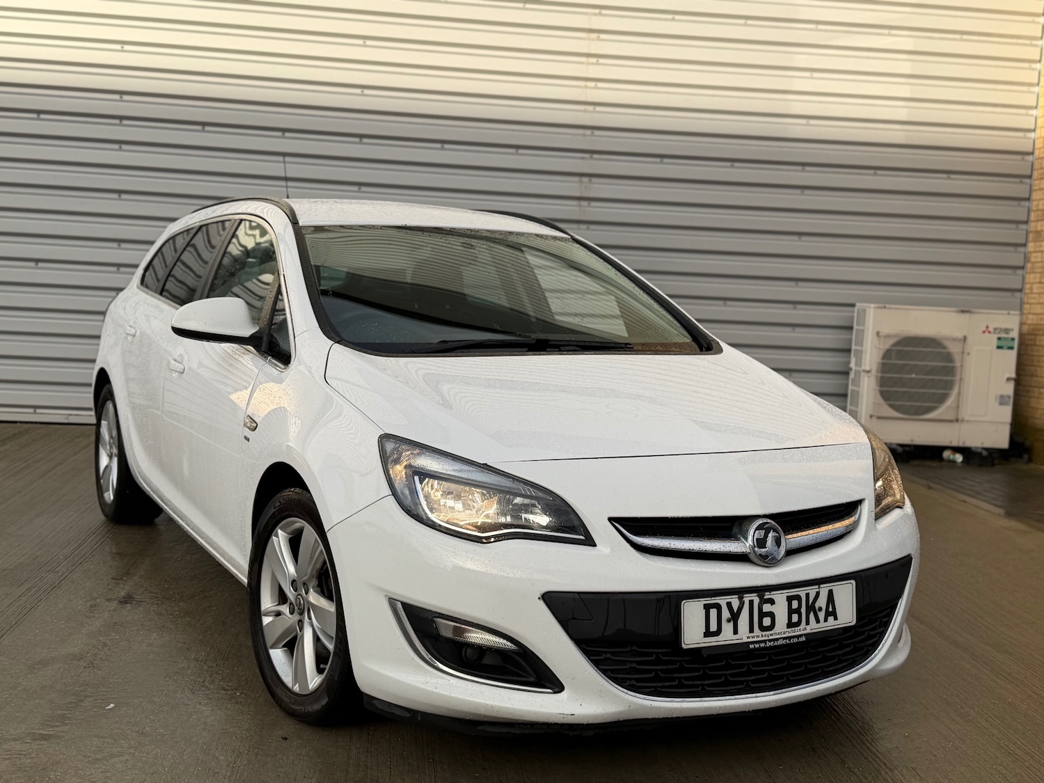 Used Vauxhall Astra 2016 for sale - 76571379: Photo 2