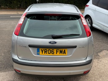 Used Ford Focus 2006 for sale - 79302357: Photo