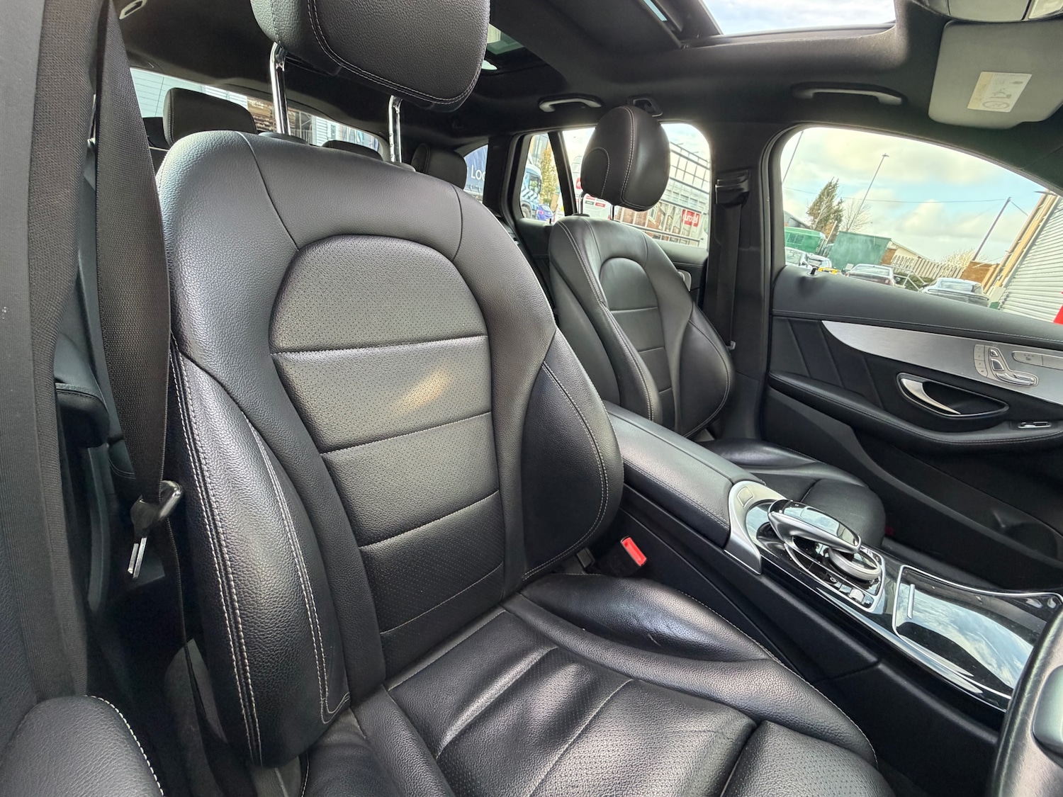 Used Mercedes-Benz C Class 2015 for sale - 76571339: Photo 10