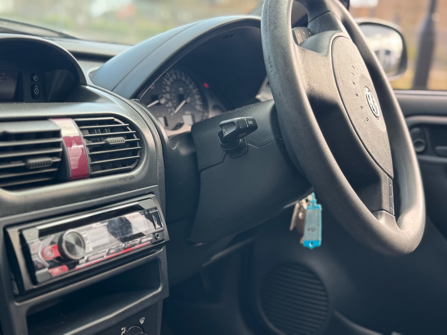 Used Vauxhall Corsa 2002 for sale - 78140539: Photo 10