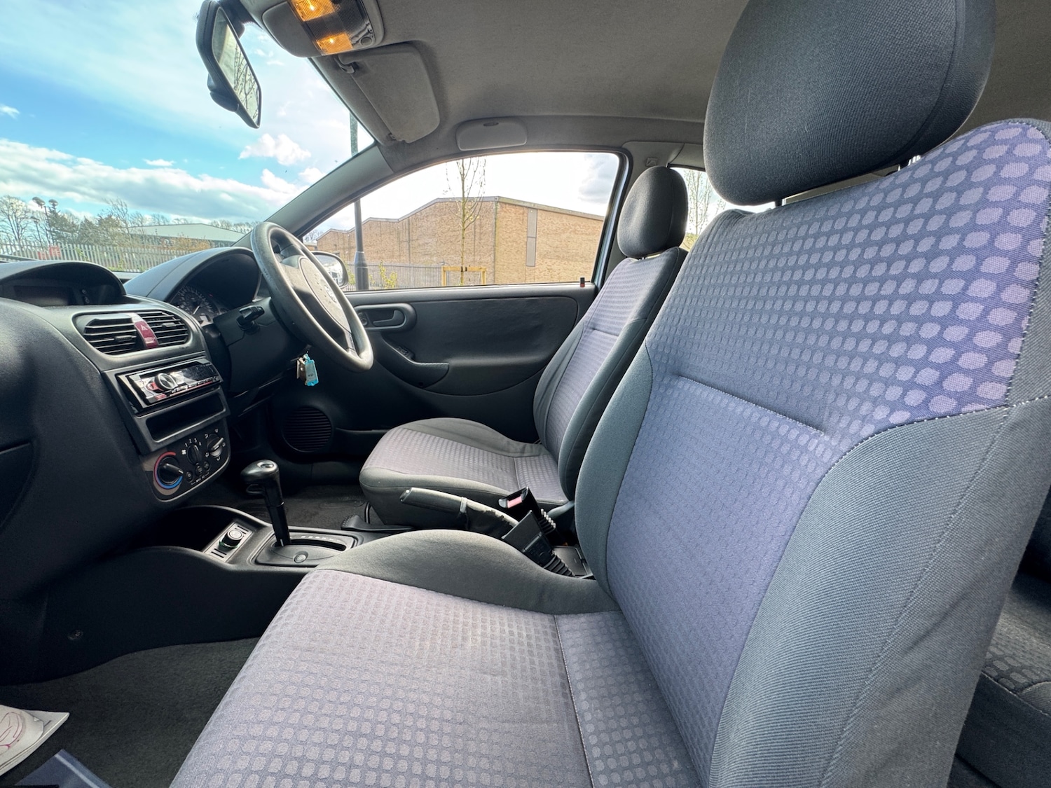 Used Vauxhall Corsa 2002 for sale - 78140539: Photo 11