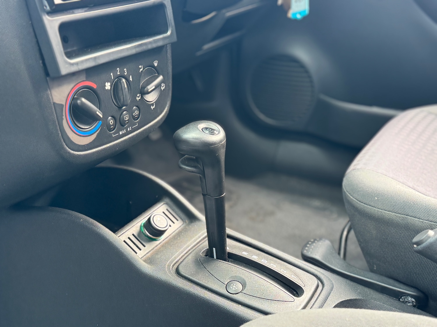 Used Vauxhall Corsa 2002 for sale - 78140539: Photo 7