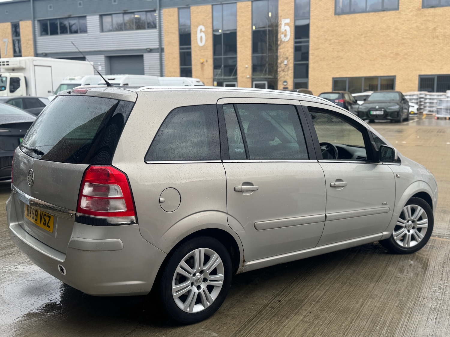 Used Vauxhall Zafira 2010 for sale - 77466021: Photo 3