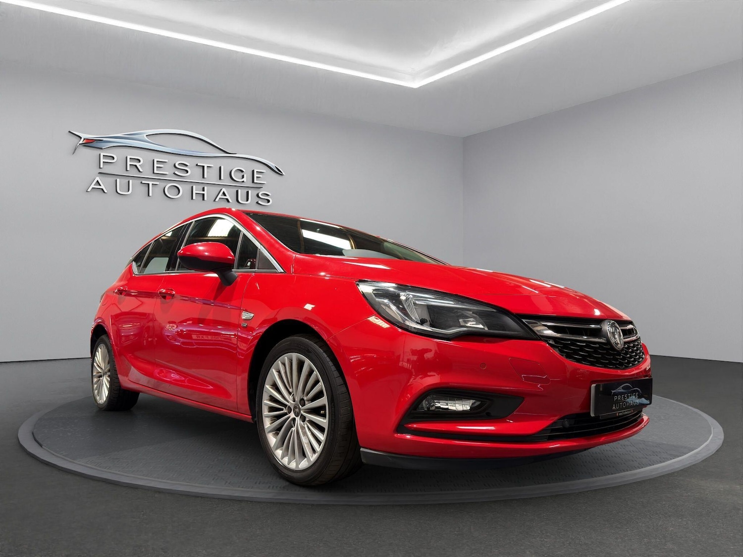 Used Vauxhall Astra 2017 for sale - 76635936: Photo 1