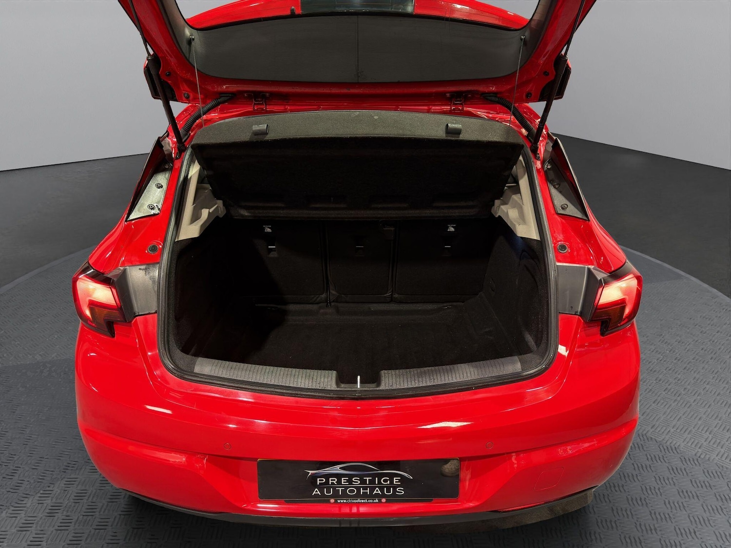 Used Vauxhall Astra 2017 for sale - 76635936: Photo 11