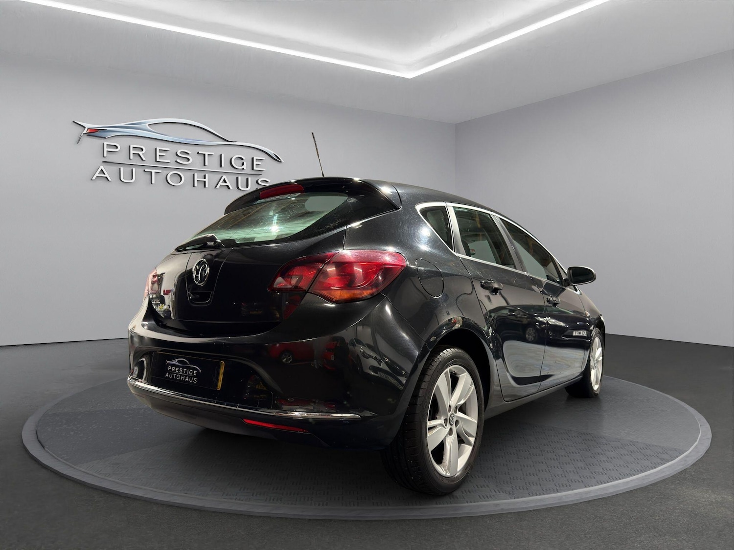 Used Vauxhall Astra 2014 for sale - 76826993: Photo 3