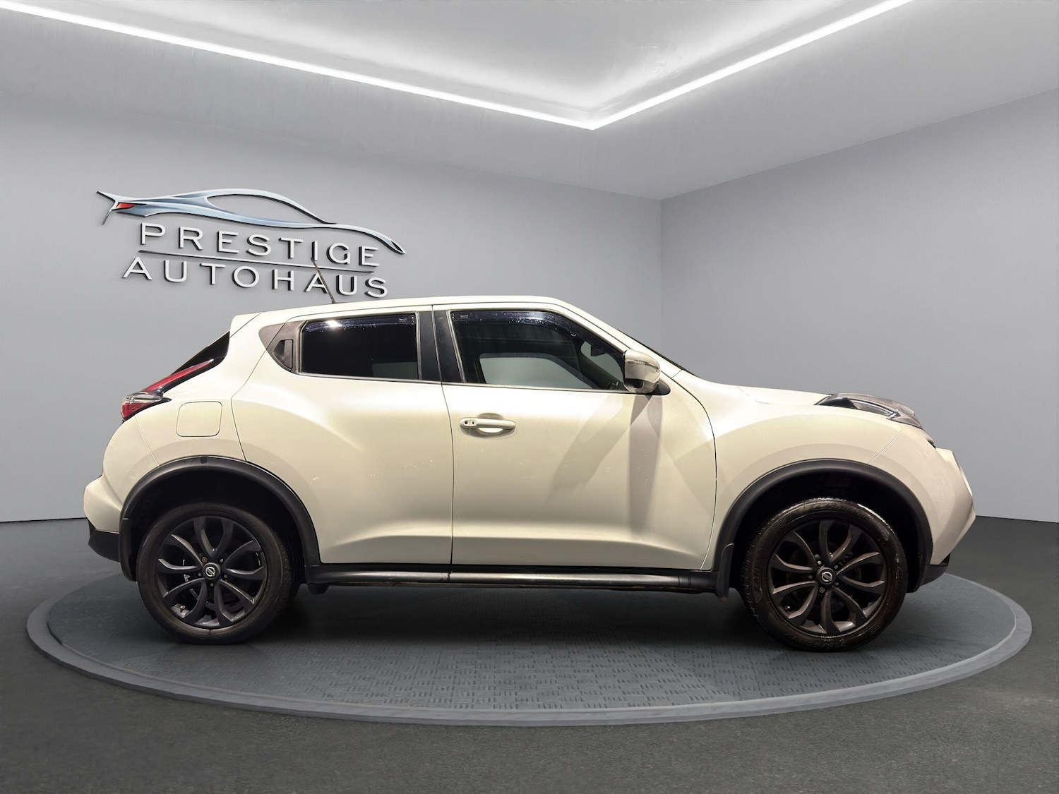 Used Nissan Juke 2015 for sale - 76487302: Photo 2