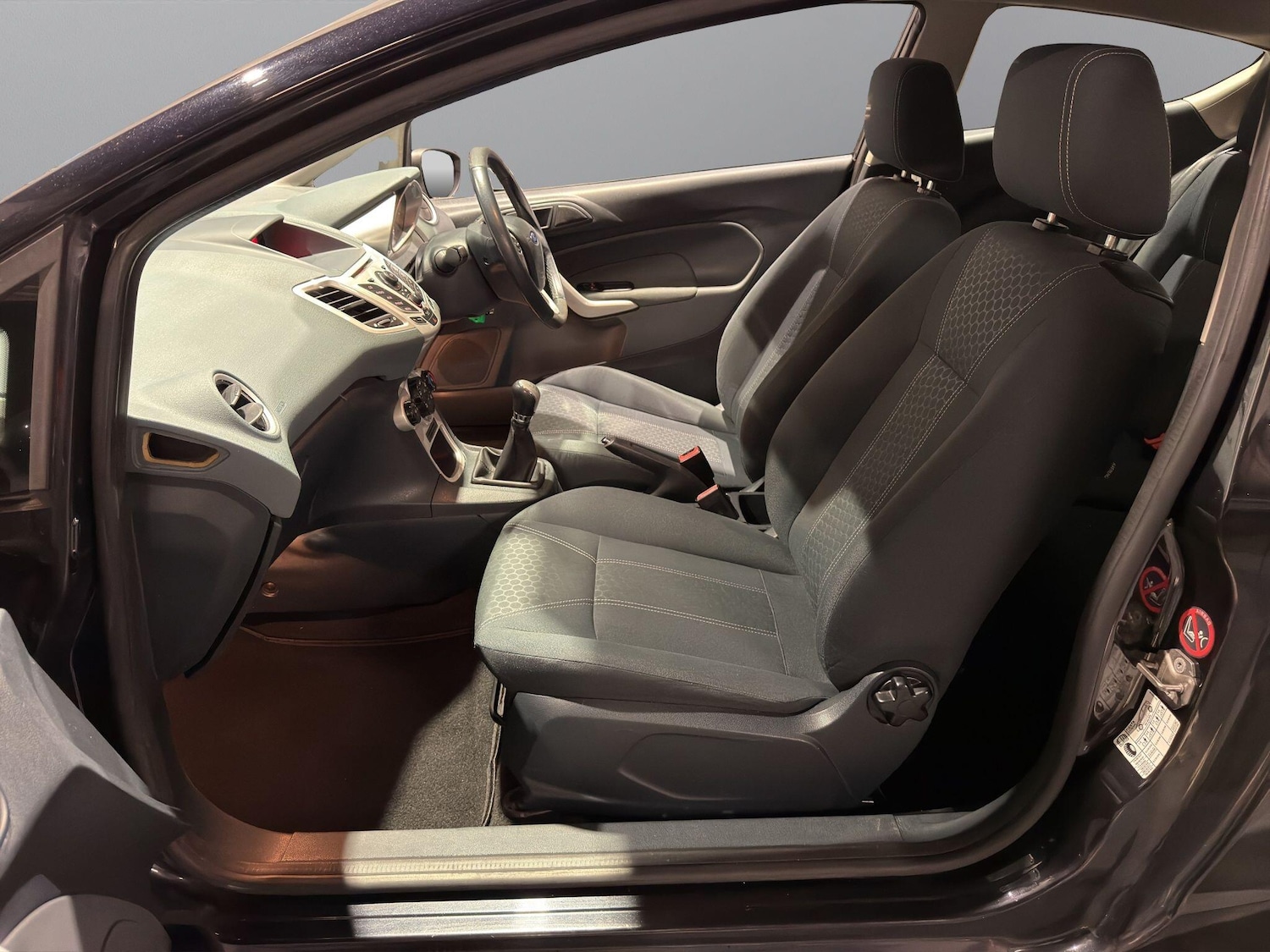 Used Ford Fiesta 2010 for sale - 76717619: Photo 11