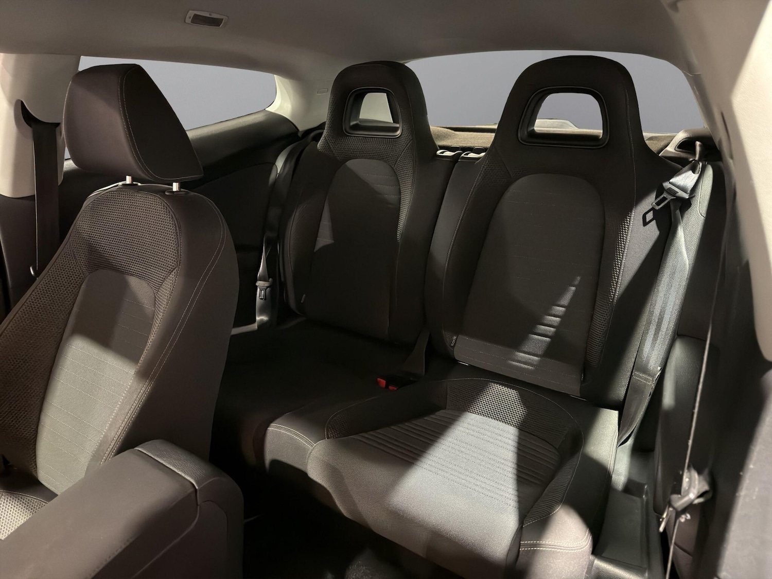 Used Volkswagen Scirocco 2011 for sale - 76635934: Photo 13