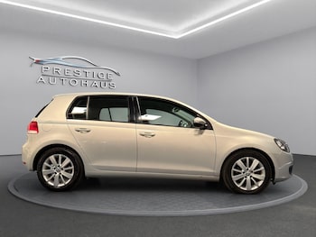 Used Volkswagen Golf 2010 for sale - 76273775: Photo