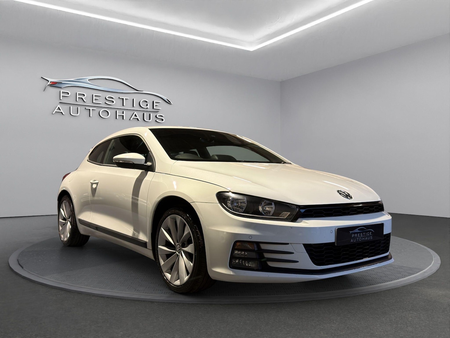 Used Volkswagen Scirocco 2016 for sale - 76287923: Photo 1