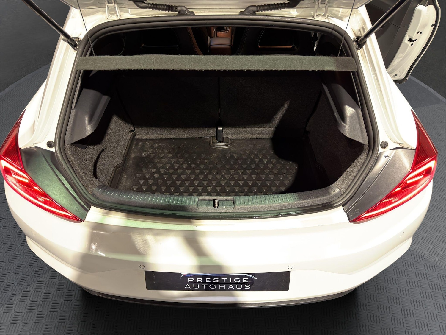 Used Volkswagen Scirocco 2016 for sale - 76287923: Photo 16